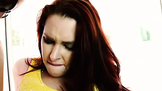 Melody Jordan üvey babasından daha fazla yarak için yalvarıyor