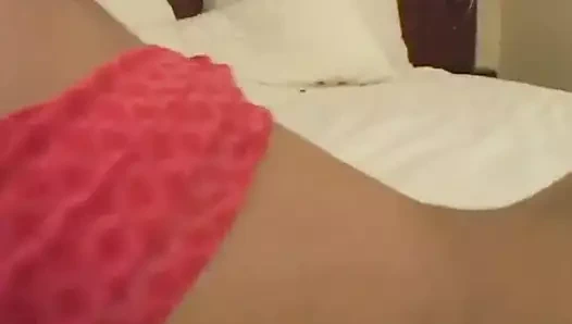 Sıcak abanoz genç emme ve gets sert büyük çük