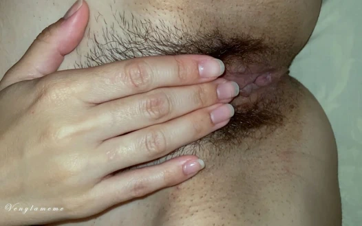 Azgın ve yalnızken kocama gönderdiğim videoların yakın çekim mastürbasyon derlemesi