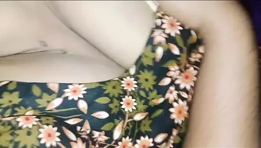 SEVIMLI HINTLI KÖYLÜ KıZ SIKILIYOR