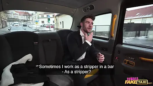 Şımarık bir erkek model tarafından sert sikiliyorum - kadın fake taxi