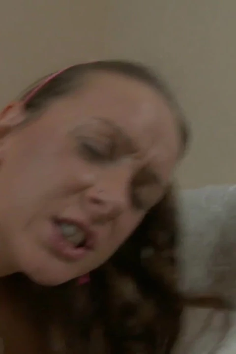 İlk kez büyük sert bir yarağa biniyorum: şimdi asla sikişmeyi bırakmıyorum vol 4