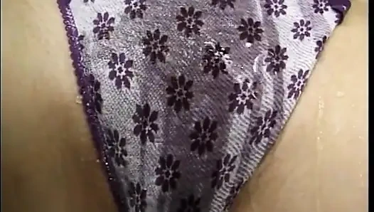 Edepsiz kızıl saçlı tatlı turta Daejha Milan sert amcık sikişinin ardından göğüslerini dölle kaplıyor