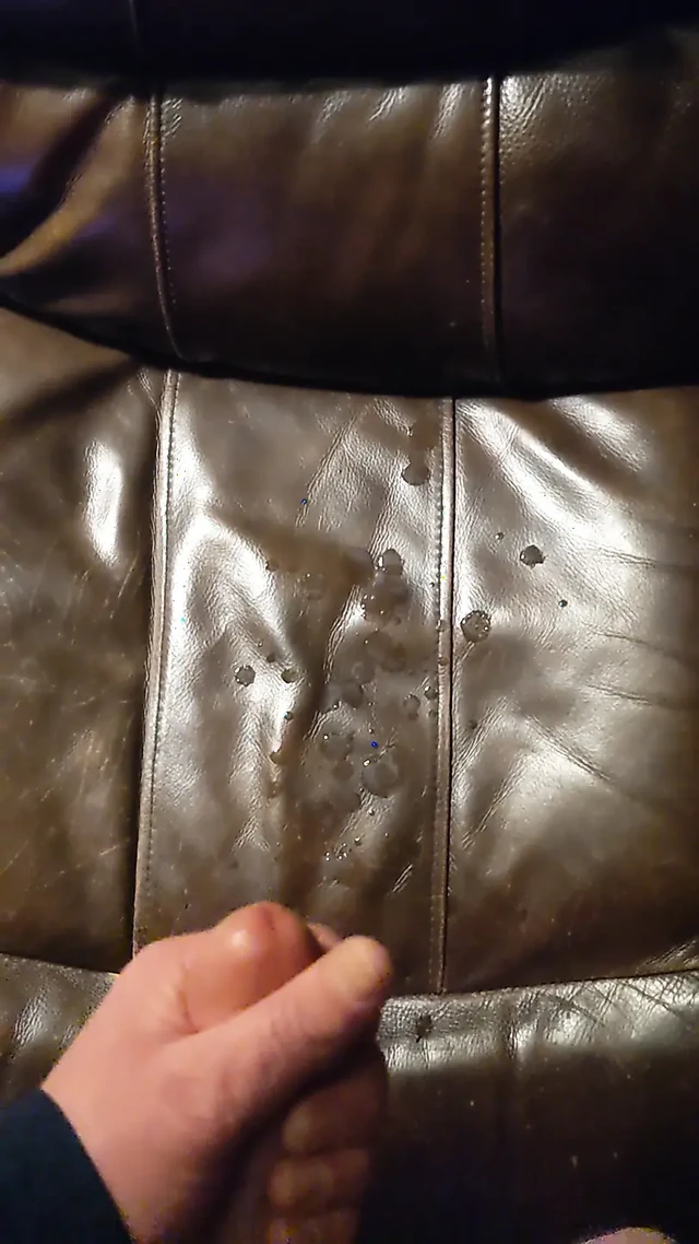 Bir dakikadan fazla aralıksız boşalıyor