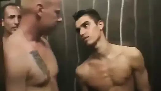 Asker eşcinsel co's tarafından götten sikiliyor