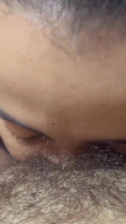 Незабываемый момент из "Моя подруга ищет мой маленький клитор среди моей волосатой заросли"