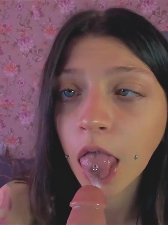 Ahegao ve tükürük ile ıslak sakso şu anda ihtiyacınız olan şey!