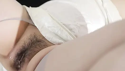 Azgın masöz tombul saten iç çamaşırı giyen müşterinin sikildiğini ve neredeyse yakalandığını gördü, en son Endonezya pornosu