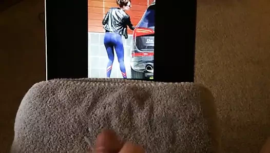 Emma stone yoga pantolon götüne boşalma