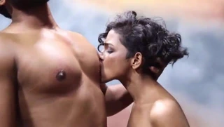 Üniversiteli çocuk ünlülerle seks yapıyor