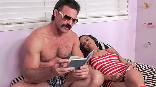 Toughlovex abanoz tatlı julie kay seviyor karls büyük beyaz horoz