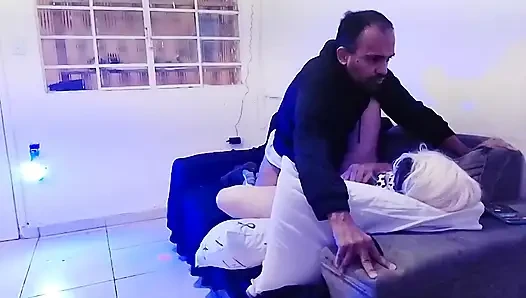 Rabuda hem emmeyi hem de almayı seviyor. Vivi Guedez