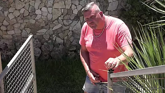 Almanya'dan iki seksi bayan büyük bir döl paylaşıyor