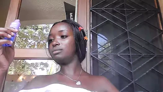 Zenci pearl stacy sigara içiyor