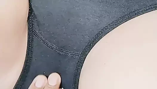 Endonezya viral..!! Güzel tesettürlü kız Müslümanah çevrimiçi motosikletli taksi şoförüyle sikişiyor