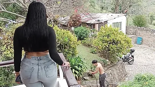 Bahçıvanı dölünü yutana kadar sikiyorum - İspanyolca porno