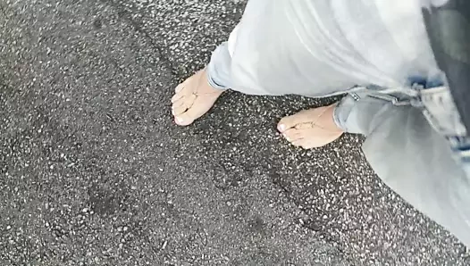 Halkın içinde yürümeyi tekrar deneyin