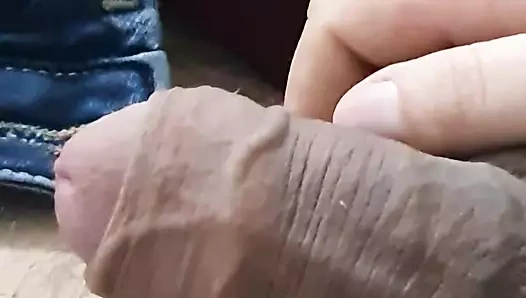 Büyük ereksiyonlu üvey oğul üvey anneden harika bir elle muamele alıyor