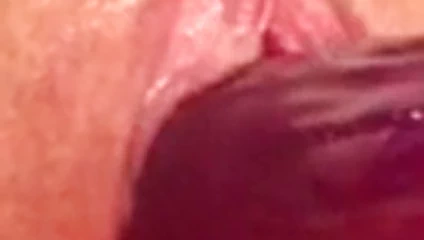 Fistfotze mit dem American Challange Dildo bespielt