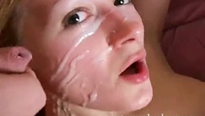 marina ganina fucks üzerinde kanepe ile yüz