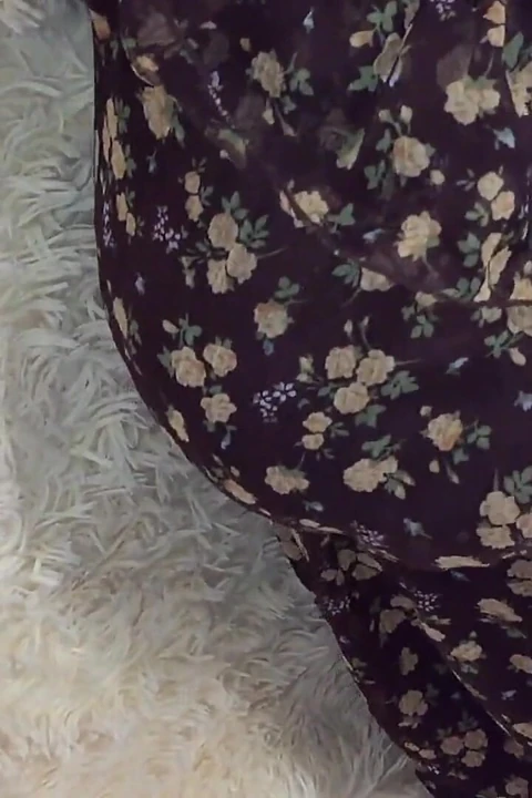 Instagram'daki kızdan çıplak göğüslerin videolarını göndermesini istedim