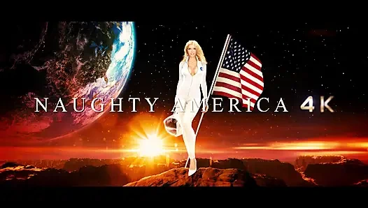 Seksi Patron Izi Blu Çalışanı Için Islak Amcığı Var