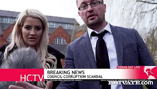 Victoria Summers seksi siyah iç çamaşırlarını ve yüksek topuklu ayakkabılarını sergiliyor