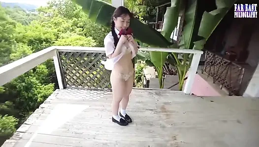 Pembe dudaklı f bardak güzeli yağa sırılsıklam açık havada azdırıyor bölüm 2