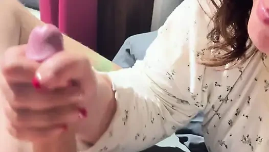 Tombul kız güzel oral seks ve elle muamele