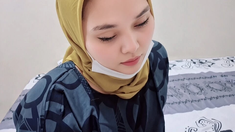 După ce am făcut sex în camera de la pensiune a prietenului indian al soțului meu, soțul m-a convins să facem sex din nou - Viral Indonesian