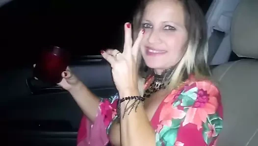 Angelica milf peituda pagando peitinho