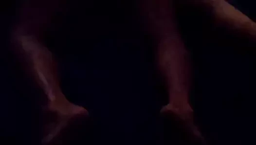 Kocam işten geliyor ve beni şaşırtıyor