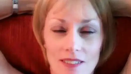 Üvey anne Melanie'nin sert bir şekilde buna ihtiyacı var