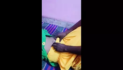 Takım elbiseli salvar bana ki kız arkadaş ki chudayi