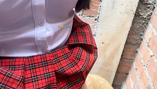 18 yaşındaki kız öğrenci hristiyan bir etek içinde en iyi arkadaşının evinde becerdin alır