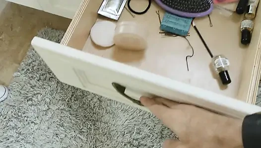 Geniş amına yumruk sokma ıslak orgazm