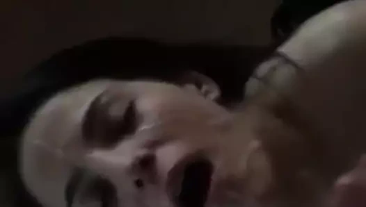 elbise alır ve alır twinks yüz