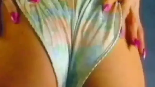 Fransa'dan klas bayan amıyla oynamak zorunda