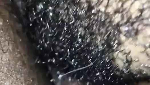 Yemek yemeyi seviyorum ve bu tatlı amcığı sikiyorum