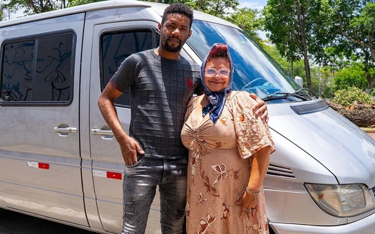 Şişman göbekli nine götten sikilirken fışkırtıyor