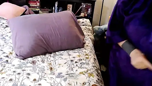 Meme uçları vibratörle aşırı inglesiyor