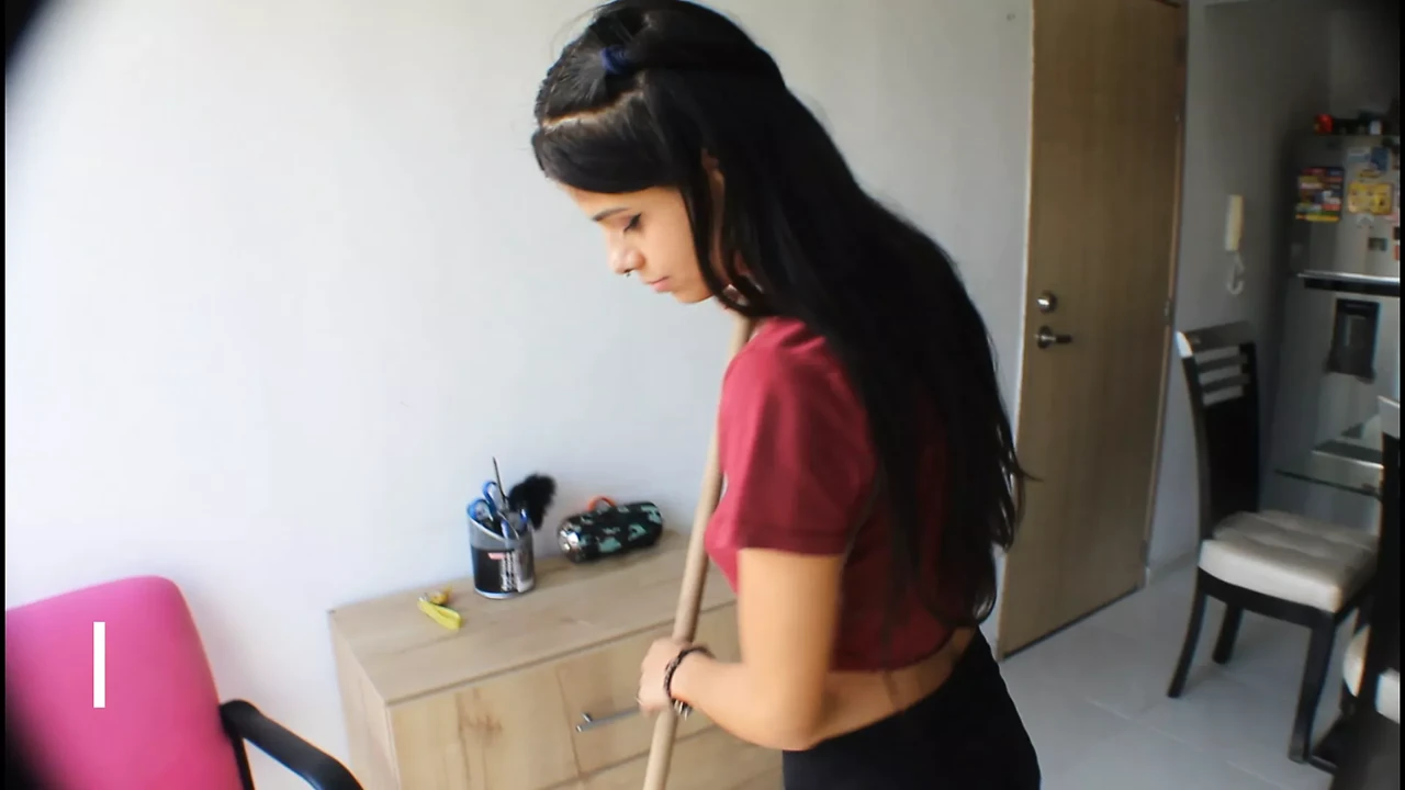 Sahte acıyı icat ettikten sonra üvey kardeşimi becerdim - ispanyolca porno