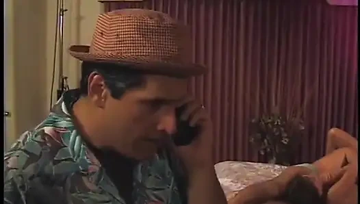 Lezbiyenler amcık yalıyor klasik büyük yarak emiyor