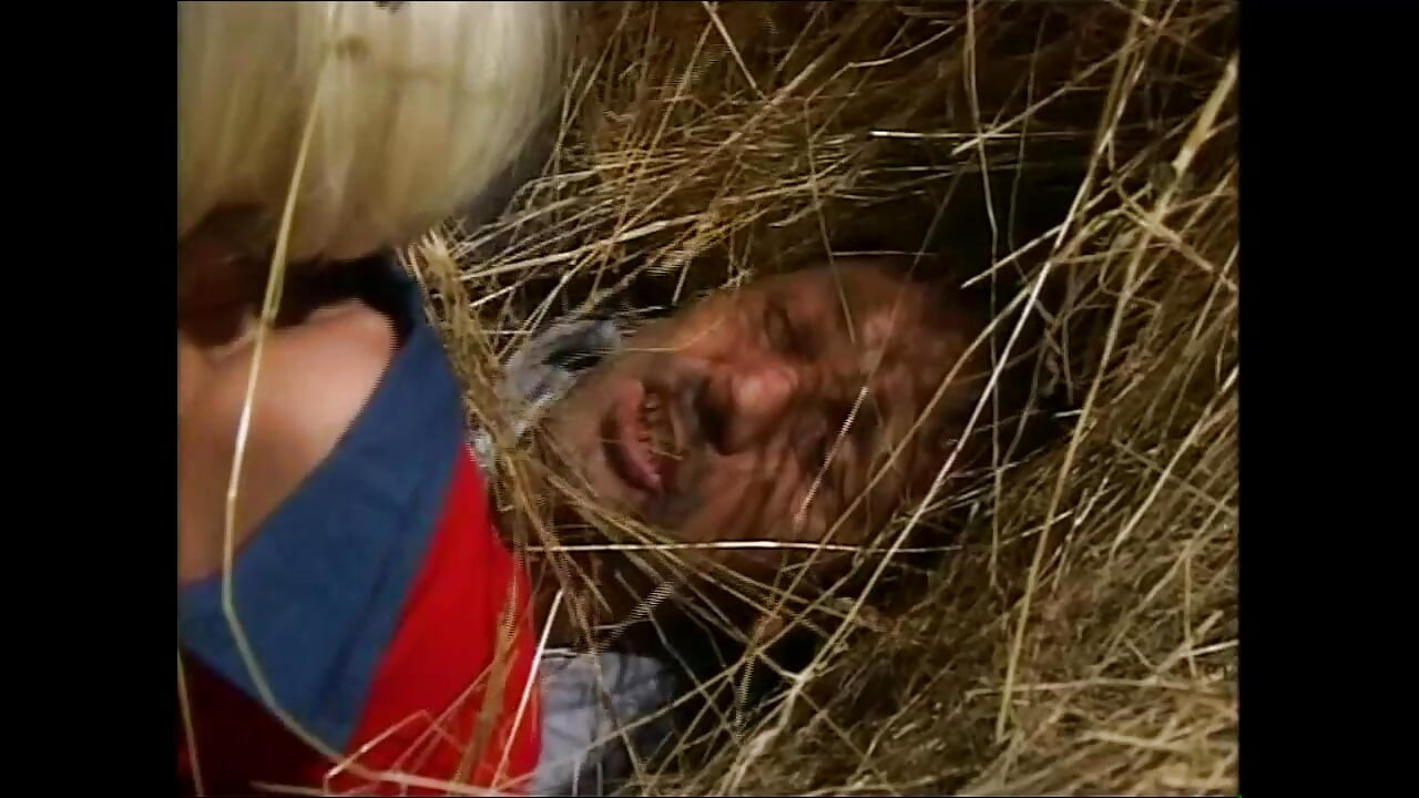 Sıkı amcıklı güzel gençler canavar yaraklarla sikiliyor nostaljik (tam film)