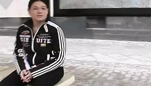 Vahşi Alman kız zevk almak Başlarken ona ıslak beceriksizlik yumruklu tarafından ona züppe