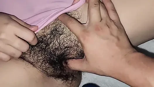 Xxx tv izledikten sonra üvey kız kardeşim sikişmek istiyor