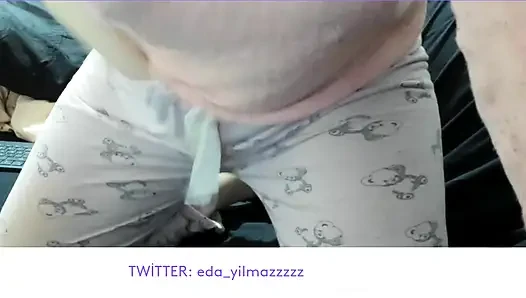 MASTÜRBASYON PIJAMA - AMCıĞıNı PIJAMAYLA OVUYOR