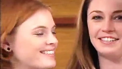 lezbiyenler öpüşme