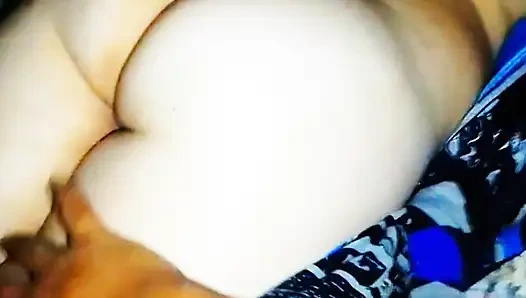 Tombul baldızımın lezzetli beyaz götü domaltılarak sikiliyor