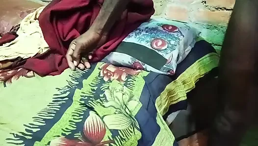 Beautiful bhabhi bed per leta kar chudai karke maja aa Gaya
